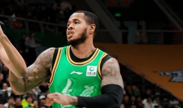 九游体育首页入口-马库斯-亨特出战11分钟，投篮3中0得到0分1篮板3助攻1抢断