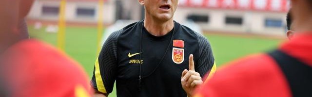 九游体育在线网站-扬科维奇更衣室平复情绪：“更重要的比赛等着我们”