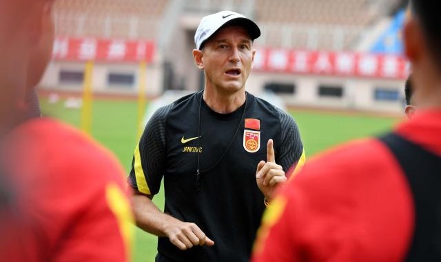 九游体育在线网站-扬科维奇更衣室平复情绪：“更重要的比赛等着我们”