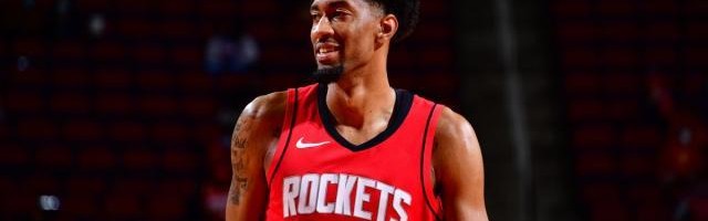 九游体育在线网站-跟队记者剖析伍德交易：防守表现决定伍德命运