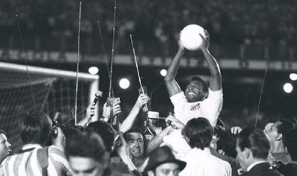 九游体育在线网站-【揭秘】天赋异禀 球王贝利也很自律 训练非常刻苦！