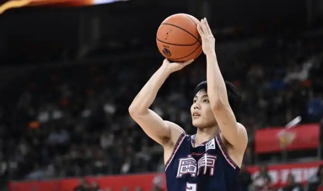 九游体育网页-麦考尔被裁？广东新援或敲定，213公分，曾效力于热火，已抵达中国|麦考伊|布兰登·麦科伊|广东男篮|杜锋|广东宏远_新浪体育_新浪新闻