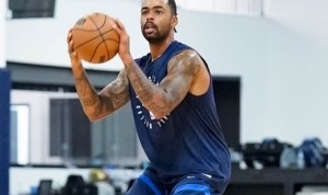 开练&amp;期待新赛季！独行侠官方晒新援拉塞尔多张训练照